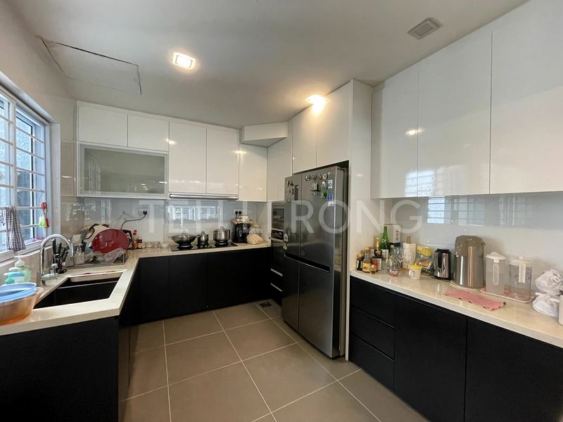 4 Bed Condo for Sale in  Teresa Ville - Image 6